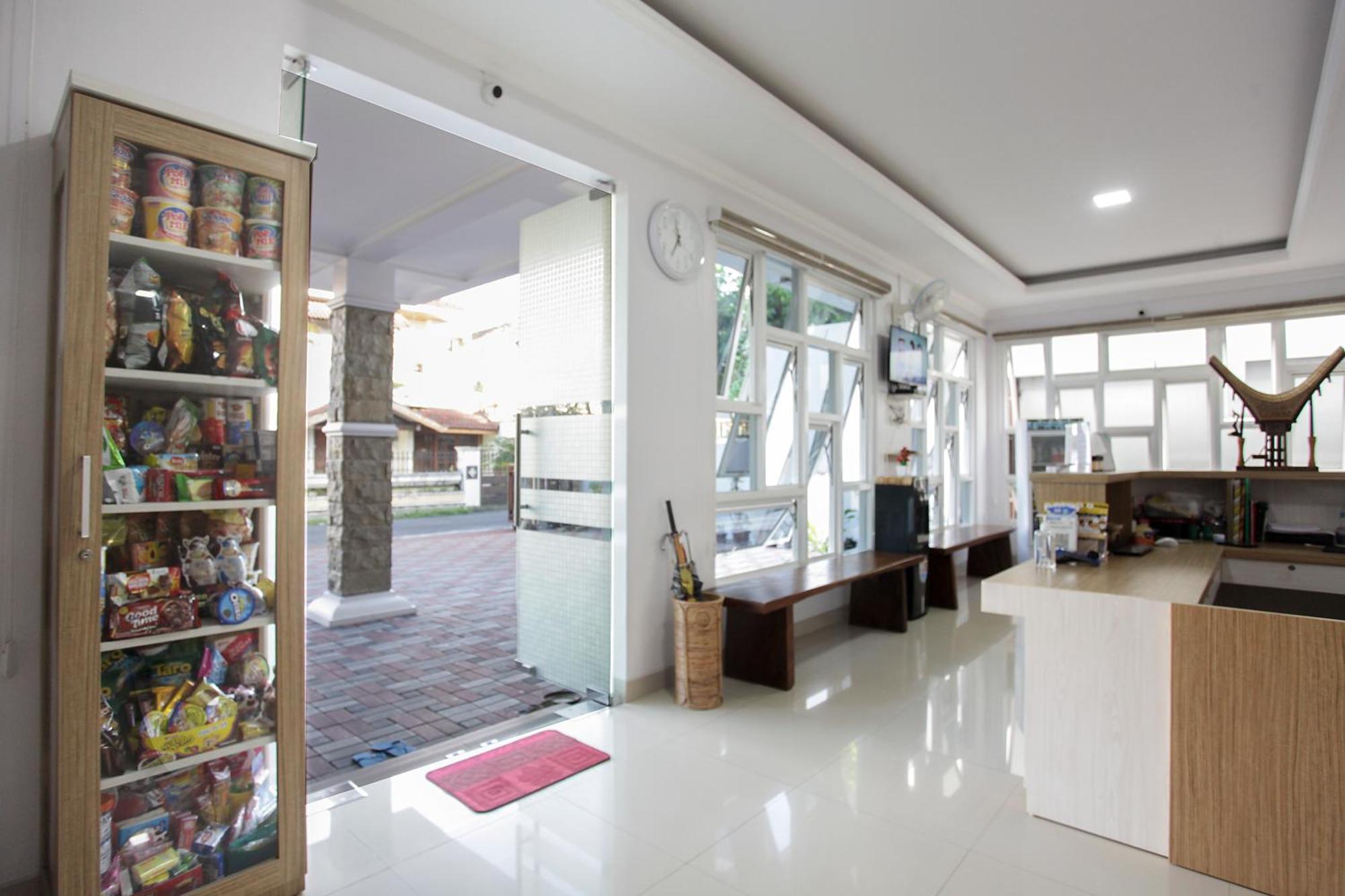 Banua Raya Homestay Yogyakarta Exterior photo